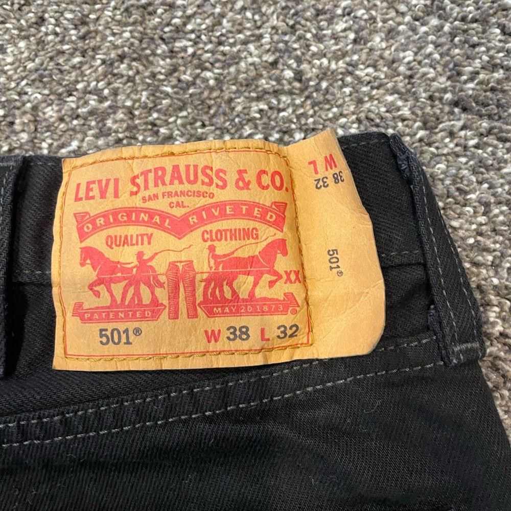 Levi's 501 38 x 32 Men's Black Original Fit Jeans - Picture 3 of 3